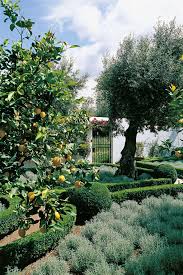 Look Inside Some Of The Most Beautiful Private Gardens Of The Mediterranean Vogue Mediterranean Garden Design Mediterranean Garden Beautiful Home Gardens