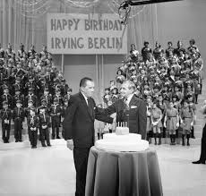 The Rich And Complicated History Of God Bless America The New York Times Trump struggles with lyrics to 'god bless america'.