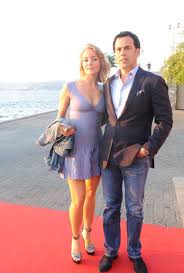 Check spelling or type a new query. Bulent Ipek Kivanc Annesiyle Karisinin Arasinda Kaldi