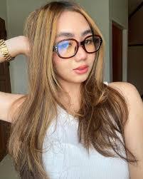 Juliana Lim's Instagram, Twitter & Facebook