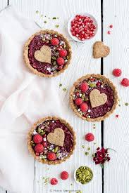 Himbeer Tartelettes Mit Granatapfel Pistazien Und Orangen Lecker Kreativ Suss Backen Mit Liebe Kochhaus Mit Bildern Himbeeren Granatapfel Himbeertortchen