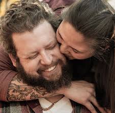 Is there a website for selling and shipping photos?