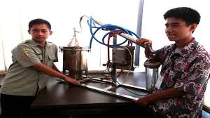 Check spelling or type a new query. Pengolah Sampah Hasilkan Bahan Bakar Karya Siswa Smkn 1 Singosari Halaman All Surya