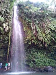 Air terjun benang setokel : Surga Tersembunyi Di Lombok Tengah Air Terjun Benang Stokel Dan Benang Kelambu