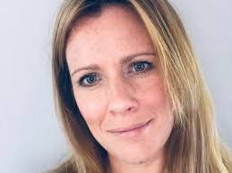 Deb Ashton's Instagram, Twitter & Facebook