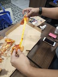 Domino's malaysia also offers a wide variety of customizable premium crusts like our barbeque, chili, cheese burst, cheddar or mozzarella cheese tarik crusts. Cheese Tarik Crust Dari Domino S Kembali