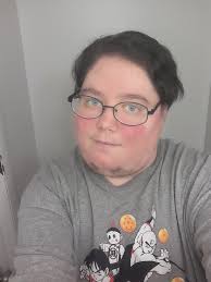 Pixie cut for frizz-free hair at 61