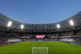 They compete in the premier league, the top tier of english football. West Ham Liverpool Reds Mussen Aufwartstrend Fortsetzen Redmen Family
