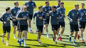 Länderspiel gab es eine dreierkette, auf der rechten seite agierte joshua kimmich. Pa8ypfd 9v6acm