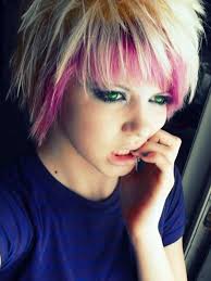 Red and black short emo hairstyle. 146 Awesome Emo Hairstyle For Every Girls