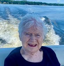 Merle Wells's Instagram, Twitter & Facebook