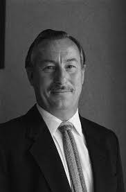 Neuer Schulrat beim Staatlichen Schulamt Karlsruhe bisheriger  Sonderschulrektor Berthold Kunz