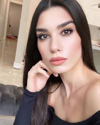 Pin By Elif Alara Kurt On Aile In 2020 Girls Image Turkish Beauty Turkish Actors