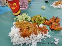 Basuh beras pulut dan rendam selama 2 jam. Nasi Daun Pisang Merecik