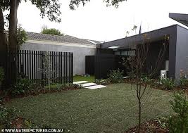 The mammoth 17th season will see the new teams take on the renovation of five properties in bronte court, hampton. The Block 2021 See This Year S Fully Renovated Homes Before The Series Premiere Daily Mail Online