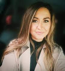 Deena Tanner's Instagram, Twitter & Facebook