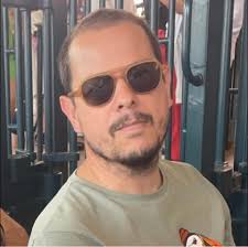 Attention! Product recall: If you own a Suunto Wireless Tank Pressure  Transmitter or a Suunto Tank POD, please visit www.suunto.com/recall