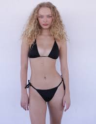 Amiah Miller - Free pics, galleries & more at Babepedia