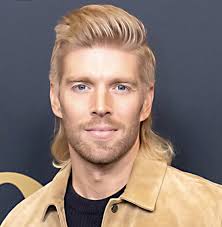 Adrienne Cameron (@adgecameron)