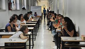 Diciamo addio ai commissari esterni per quest'anno… sì alle commissione di prof solo. Maturita 2018 Fuga Di Notizie Nei Social Sui Commissari Esterni Domani I Nomi Sul Sito Del Miur Corriere Dell Universita