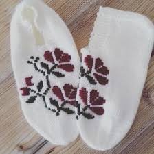 Patikmodelleri Paylasim Renk Elemegi Goznuru Sihirlitarifler Bessis Gonchillo Crochet Lanas Tejer Pinterest Crochet Slippers Crochet Knitting