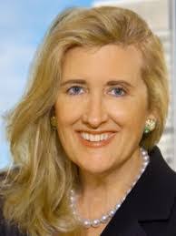 Julie Daum's Instagram, Twitter & Facebook