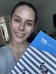 Cindy Vos's Instagram, Twitter & Facebook