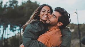 Born in barcelona, soler initially played in a pop group called urban lights with his brother and a few friends. Alvaro Soler Freundin Sofia Ellar Ist Ein Echter Superstar Intouch