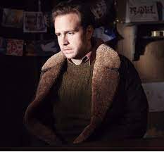 Rafe joseph spall (born 10 march 1983) is an english actor. Rafe Spall Black Mirror Celebrities Male Black