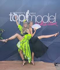 Auf dieser seite finden sie gesammelt alle news und nachrichten. Stella Maxwell On Twitter New Stella Joined Germany Next Top Model Tv Show With Heidi Klum