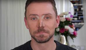 Nose contouring with makeup consists of using dark and light foundations to create a slimming 27.07.2017 · there are two different options for contouring a wide nose: 7 Nose Shapes And How To Contour Them Beautylish