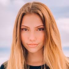 Samantha Spivey's Instagram, Twitter & Facebook