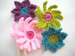 Learn how to sew these easy diy baby headband pattern free sewing, this knot bow. Baby Headband With Flowers Free Crochet Pattern Crochet Dreamz