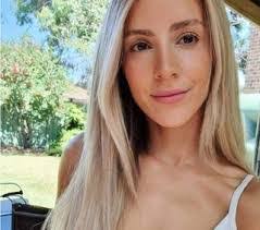 Bonnie Couch's Instagram, Twitter & Facebook