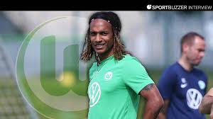 Wolfsburg defender kevin mbabu has tested positive for the coronavirus , impacting the german side's preparations for its europa league game at shakhtar donetsk. Wolfsburgs Kevin Mbabu Ronaldo War Einer Der Grunde Weshalb Ich Profi Werden Wollte Sportbuzzer De