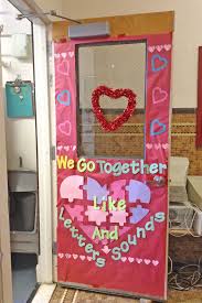Classroom decoration ideas (image gallery). 27 Creative Classroom Door Decorations For Valentine S Day Onecreativemommy Com
