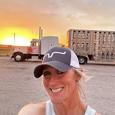 Leah Cates (@bigrig_girl79)