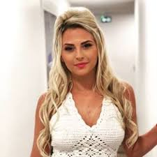 Kelly vedovelli est une femme amoureuse. Kelly Vedovelli Age Bio Faces And Birthday