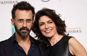 Serena rossi le ha dato l'occasione di ricevere una bellissima sorpresa, che l'ha emozionata in modo molto particolare. Anna Valle Chi E Marito Carriera E Figli Dell Ospite Di Canzone Segreta