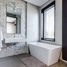Surtout fonctionnelle dans la plupart des habitations, elle n'est pas la plus évidente à aménager. Magasin De Robinetterie Pour Salle De Bain A Montpellier 34 Dans L Herault Latino Ceram
