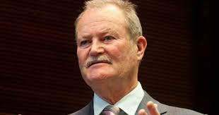 AIG shares rise after analyst upgrade