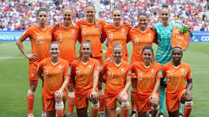 Sarina wiegman, da seleção holandesa feminina, é eleita a melhor treinadora do mundo na temporada… Espreme A Laranja Holanda Na Copa Feminina I A Analise Sobre Quem Jogou