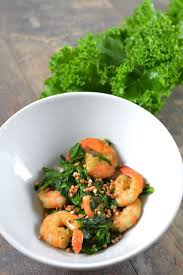 Kale Saute Aux Echalotes Et Aux Crevettes Recette Recette Choux Kale Chou Kale Recette Crevettes