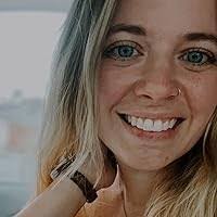 Vivian Snow's Instagram, Twitter & Facebook