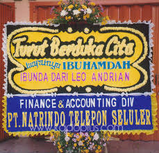 Papan bunga duka cita merupakan papan bunga yang bertuliskan ucapan belasungkawa atau duka cita. Bunga Papan Lampung Duka Cita 2 Toko Bunga Online Florist Parcel Bunga Papan Kadoplus