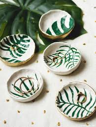 Make Diy Trinket Dishes With Tropical Leaves Diy Crafts Images Mason Jar Diy Handmade Home