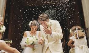 Μετά από τρία χρόνια σχέσης, ήρθε. Nea Metra Mono Ka8istoi Stoys Gamoys Tinazoyn Ston Aera Ta Glentia Sportime Gr