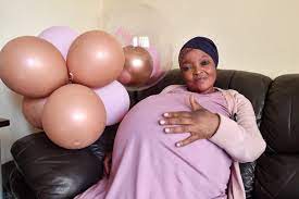 Teboho tsotetsi of tembisa township, ekurhuleni, said his wife, gosiame thamara sithole, 37, gave birth to decuplets at a pretoria hospital. South African Woman Gives Birth To 10 Babies Breaks Guinness Record