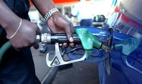 Kuwait has the lowest petrol price in the world, at $0.21 or n61.37 per litre. Nigeria Slashes Fuel Price To N123 50 Per Litre To Commuters Pain Naija247news