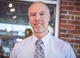 Hearing-impaired Saginaw man receives free hearing aid from Miracle Ear